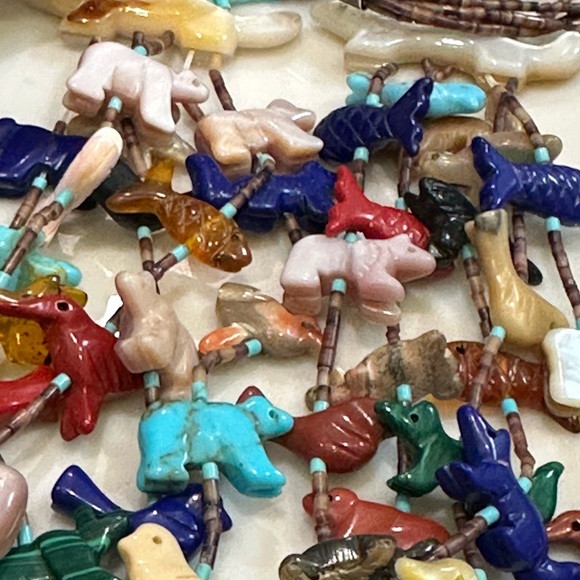 Vintage handmade Zuni fetish Colorful Animal Beaded Necklace